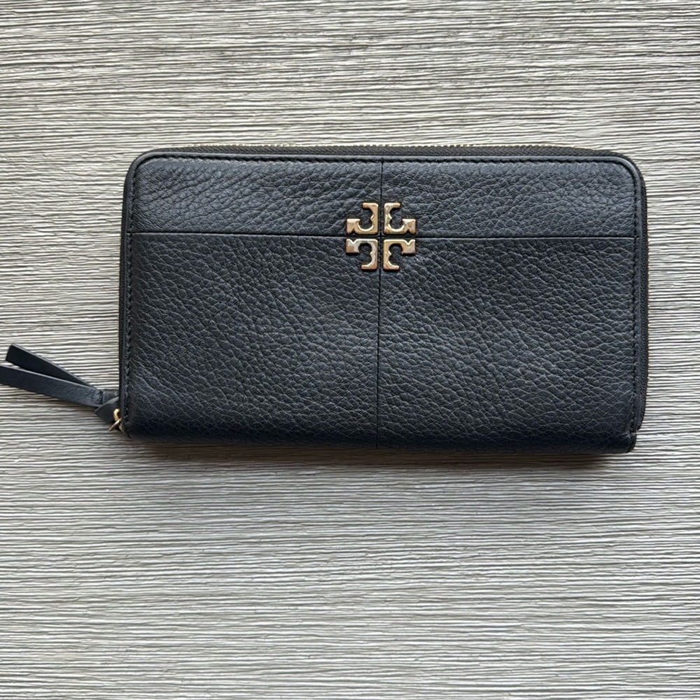 Tory Burch Black Leather Wallet